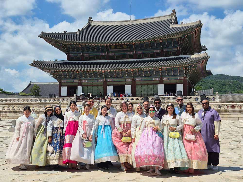 Adventurekorea - Korea Trip Agency 5 Building Stronger Teams Through Korean Culture: Society of Actuaries Team Building Event
